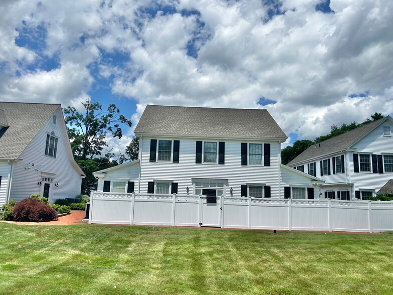 296 Country Club Rd, Avon, CT for lease - Building Photo - Image 1 of 24