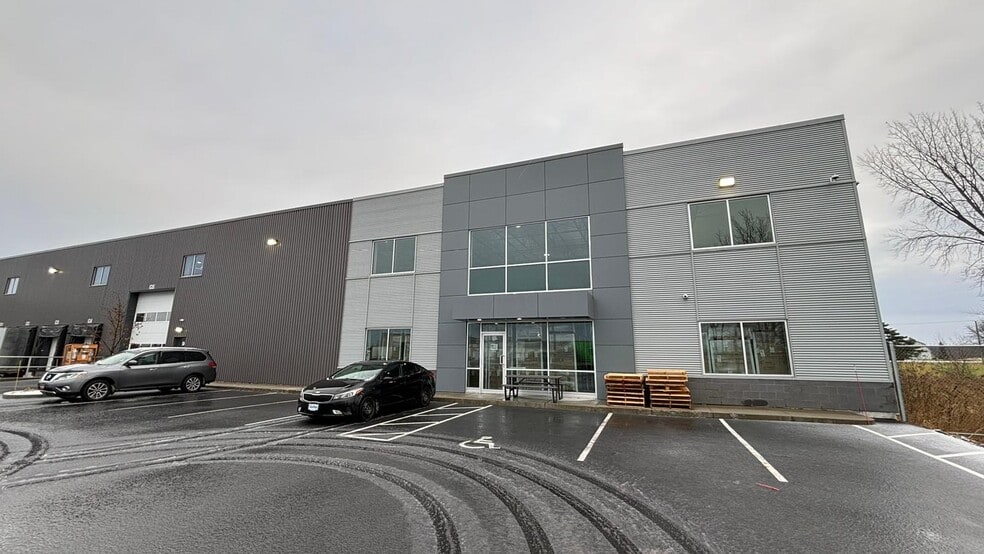 975 Rue James Brodie, Saint-jean-sur-richelieu, QC à vendre - Photo principale - Image 1 de 1