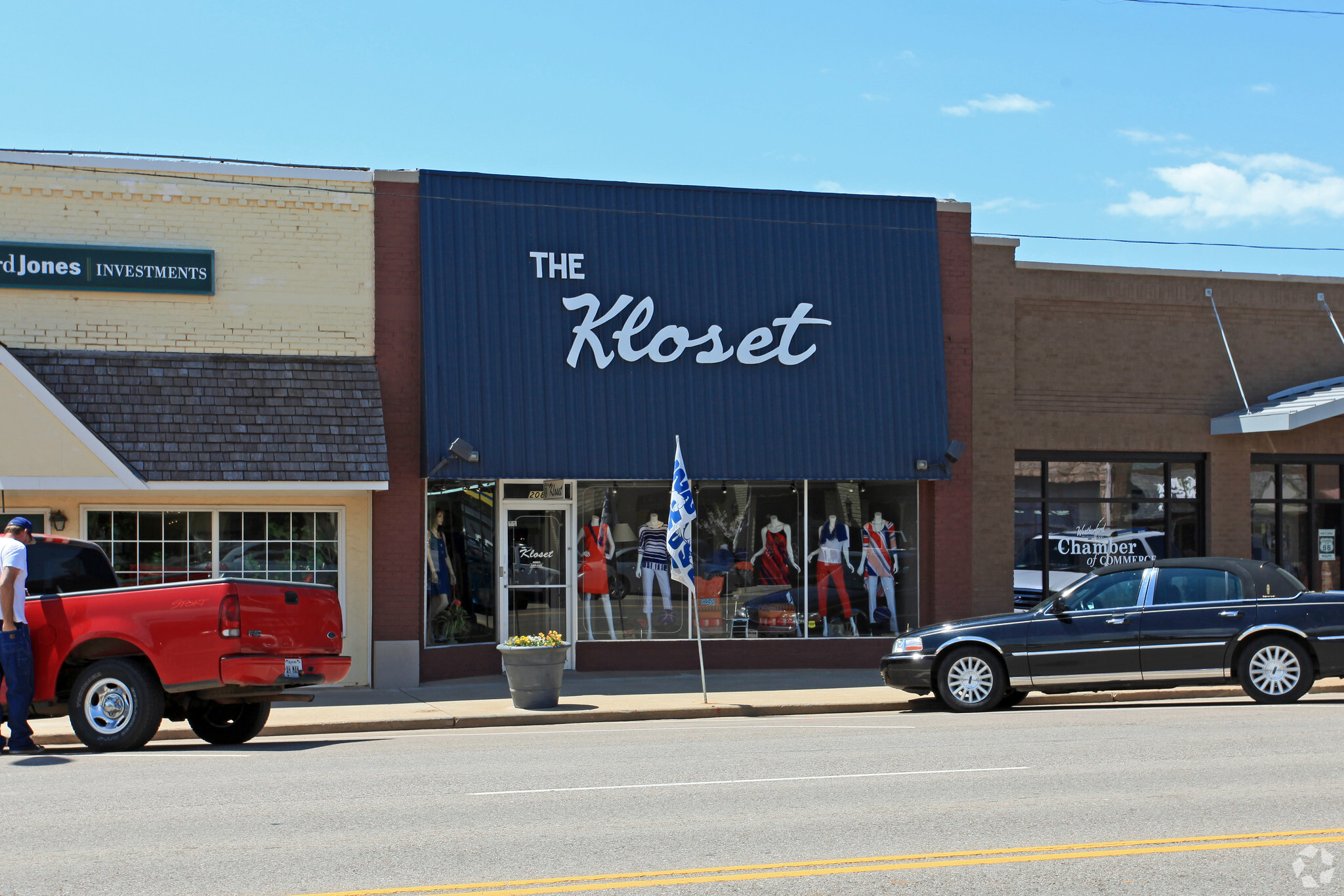 208 W Main St, Weatherford, OK for sale Primary Photo- Image 1 of 1