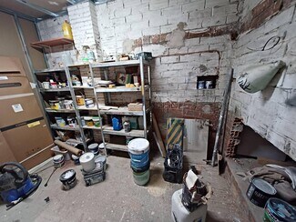 Plus de détails pour Multi-résidentiel à vendre