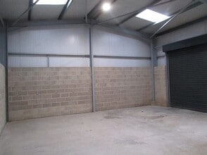 Thorncliffe Rd, Bradford for lease Interior Photo- Image 2 of 2