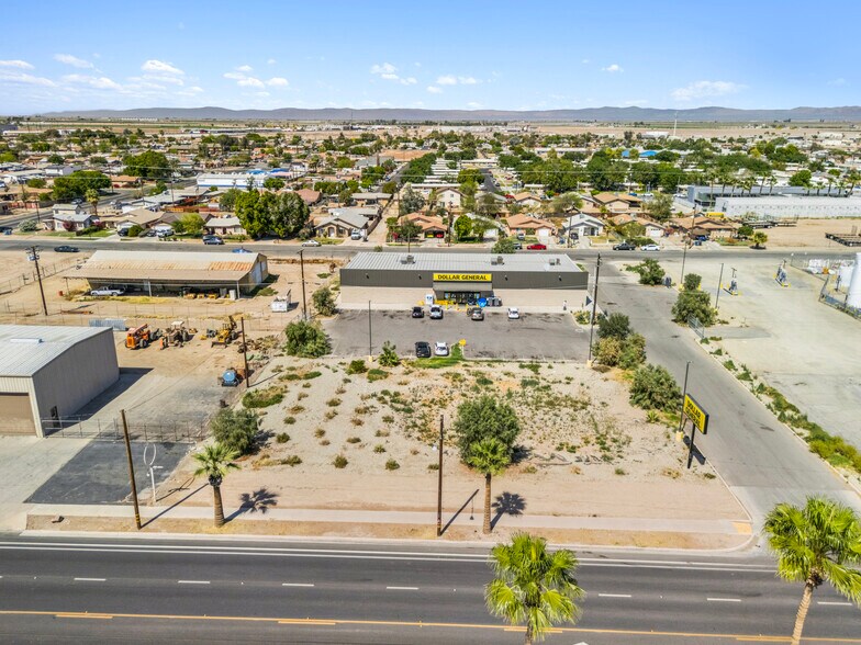 1275 Main St, Brawley, CA à vendre - Photo du bâtiment - Image 2 de 13