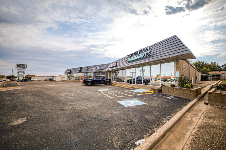 500 Lake Air Dr, Waco, TX à louer - Photo du bâtiment - Image 3 de 8