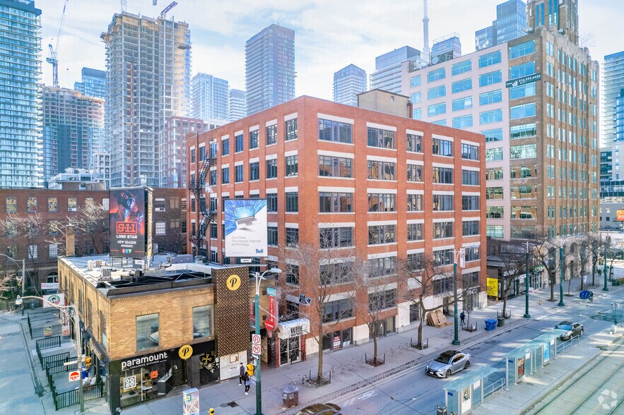 129 Spadina Ave, Toronto, ON à louer - Photo du bâtiment - Image 2 de 5