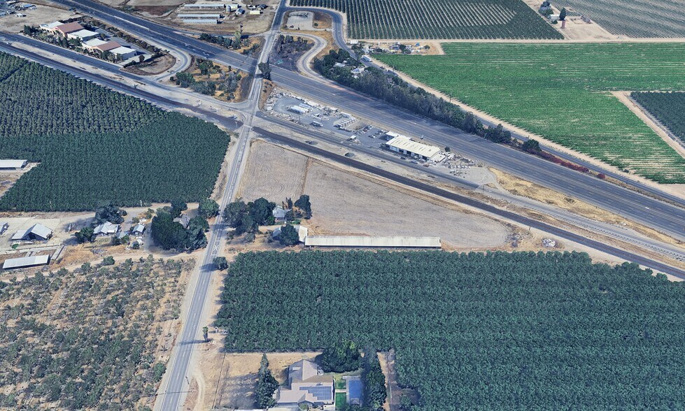 2090 S Austin Rd, Manteca, CA à vendre - Aérien - Image 2 de 5