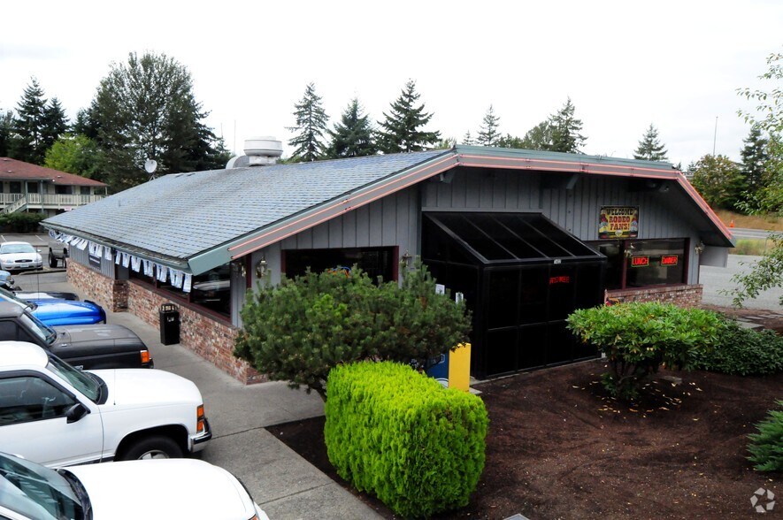 1403 S Meridian, Puyallup, WA à louer - Photo du bâtiment - Image 2 de 4