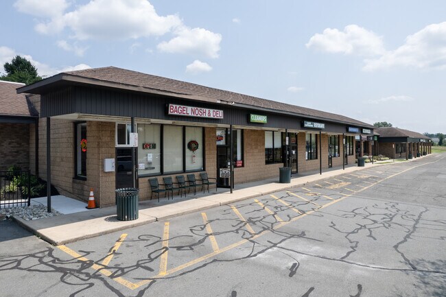 Plus de détails pour 2025 Old Trenton Rd, West Windsor, NJ - Commerce de détail à louer