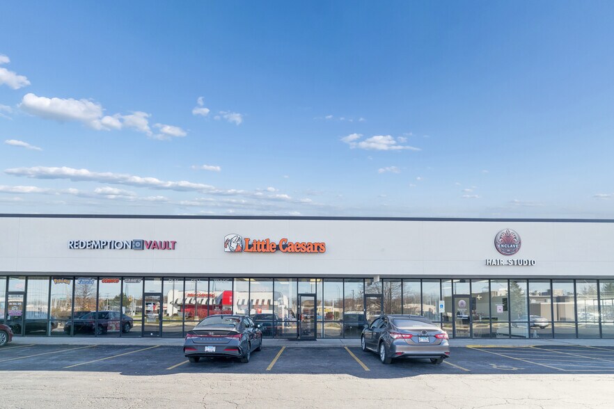 2350 Sycamore Rd, Dekalb, IL à louer - Photo du bâtiment - Image 3 de 18