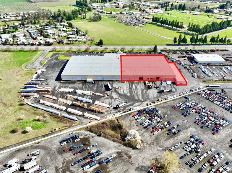 3099 N Pacific Hwy, Woodburn, OR for lease - Building Photo - Image 2 of 4