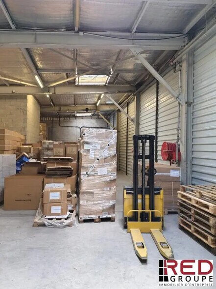 Industrial in Aubagne for lease - Building Photo - Image 3 of 6