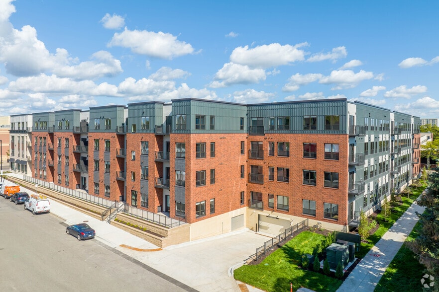 1118 Mainstreet, Hopkins, MN for lease - Building Photo - Image 3 of 6