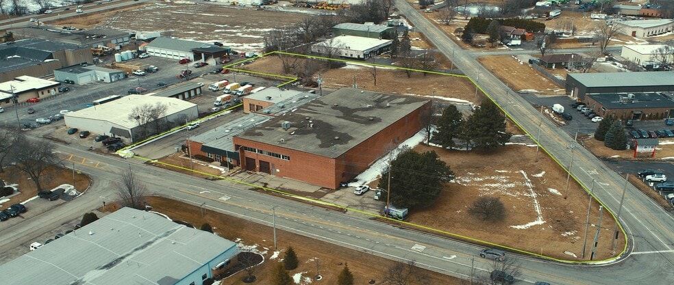 441 Bonner Rd, Wauconda, IL à louer - Photo du bâtiment - Image 1 de 6