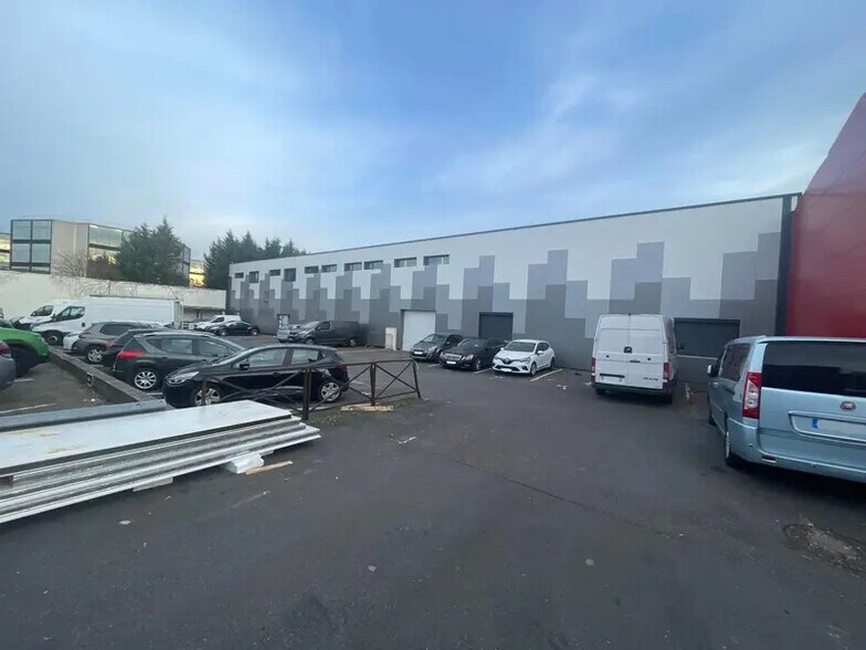 Flex in Argenteuil for lease - Building Photo - Image 1 of 10