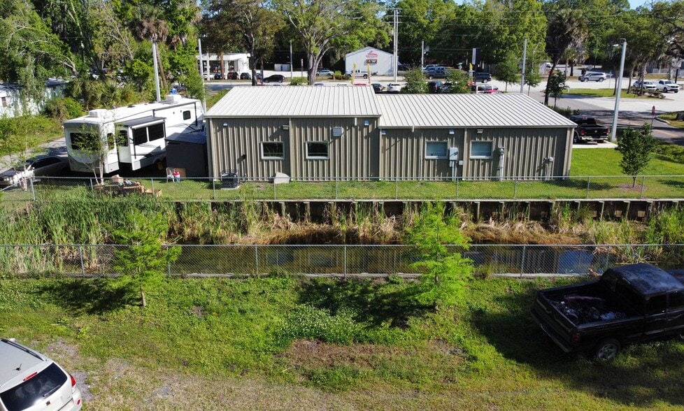 415 Dairy Ave, Saint Augustine, FL à vendre - Photo du bâtiment - Image 3 de 13