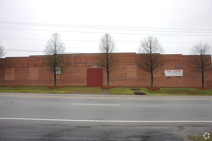 925 Huger St, Columbia, SC à louer - Photo du bâtiment - Image 2 de 4