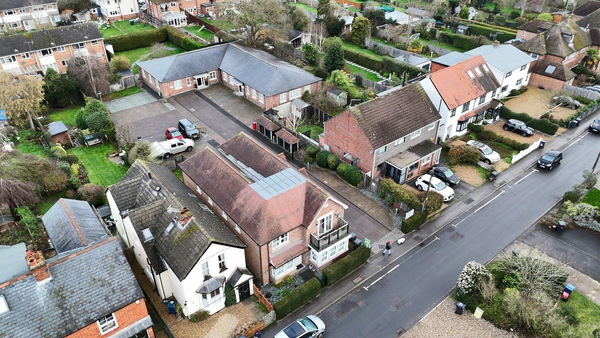 Dedmere Rd, Marlow for sale Primary Photo- Image 1 of 9