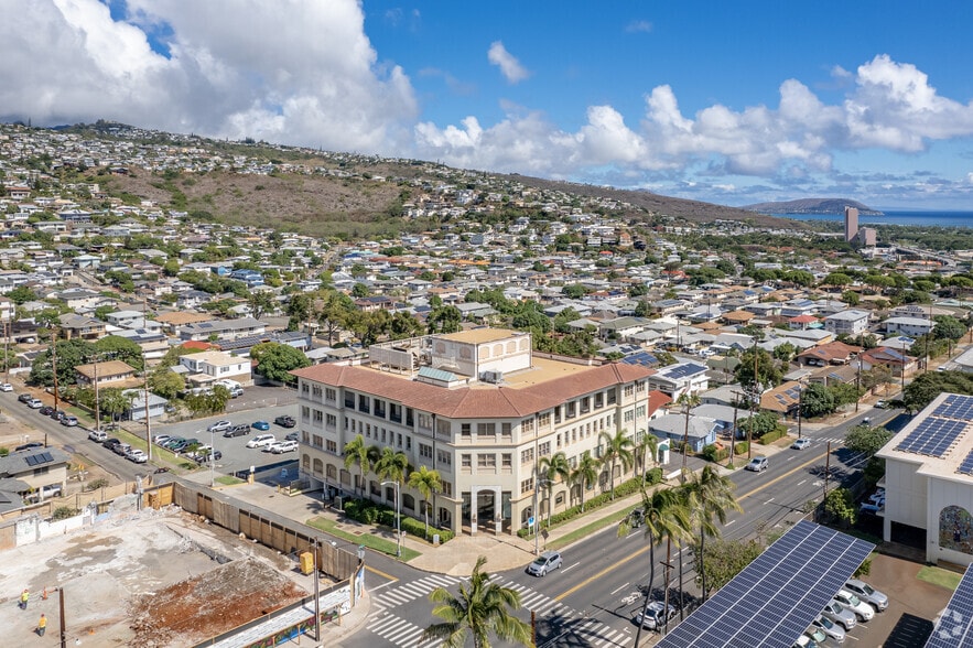 3660 Waialae Ave, Honolulu, HI for lease - Aerial - Image 1 of 1