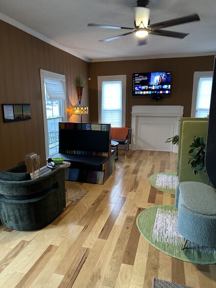 306 N Main St, Clover, SC à vendre - Photo intérieure - Image 2 de 6