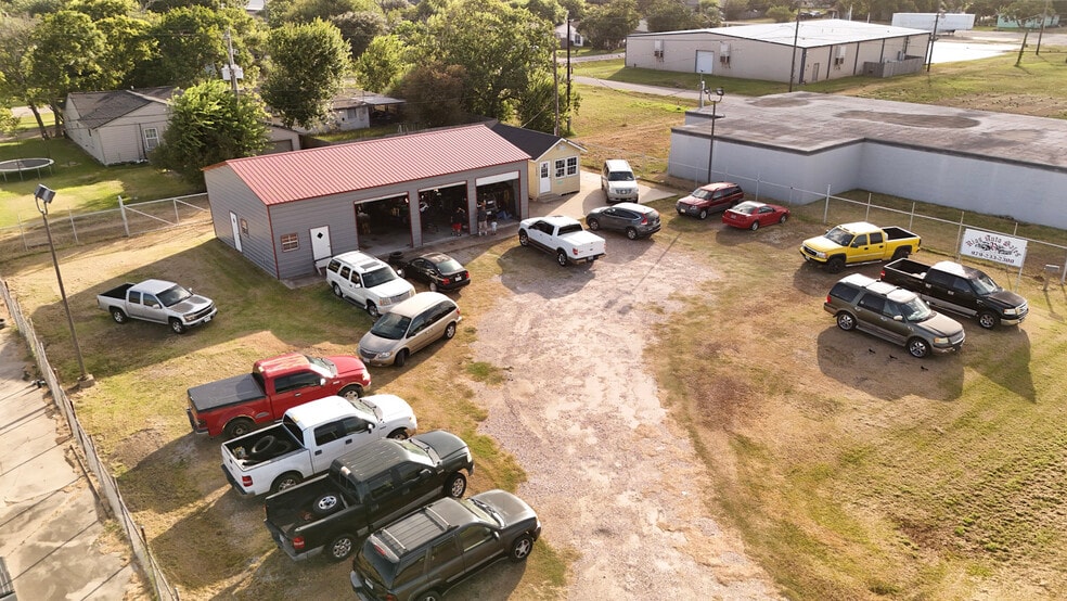 209 S Gulf Blvd, Freeport, TX for sale - Building Photo - Image 3 of 6