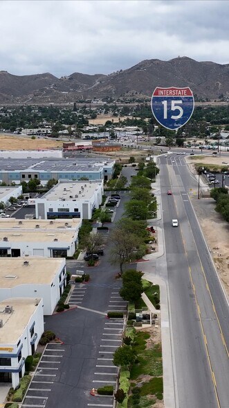 31887 Corydon Rd, Lake Elsinore, CA à vendre - Vidéo sur l’inscription commerciale - Image 2 de 25