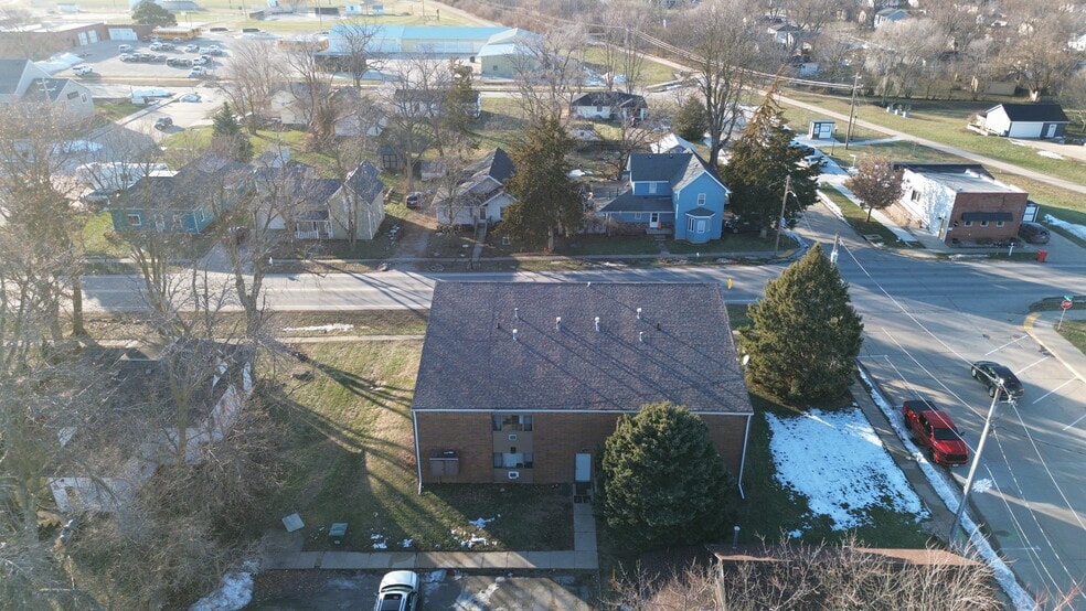 107 SE 1st St, Bondurant, IA à vendre - Photo du bâtiment - Image 3 de 16