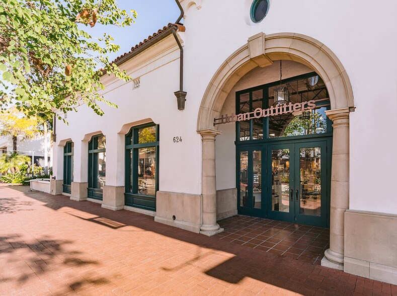 622 State St, Santa Barbara, CA à vendre - Photo du bâtiment - Image 1 de 9
