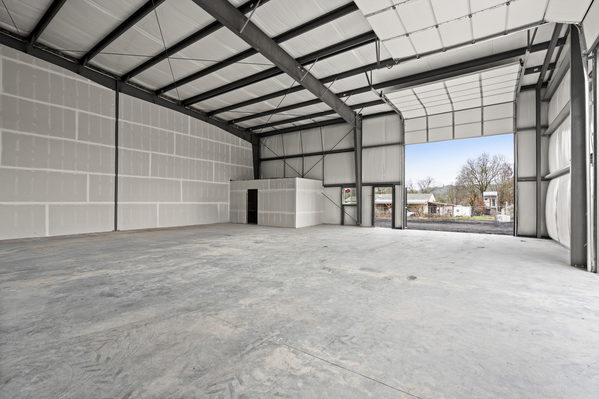 954 Ort Ln, Merlin, OR for lease Interior Photo- Image 1 of 3