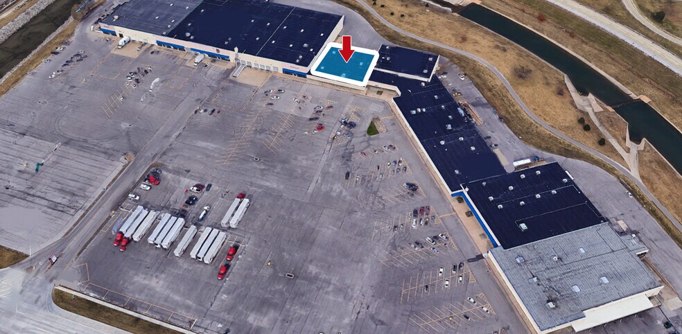 9797-10161 E Admiral Pl, Tulsa, OK à louer - Photo du bâtiment - Image 2 de 23