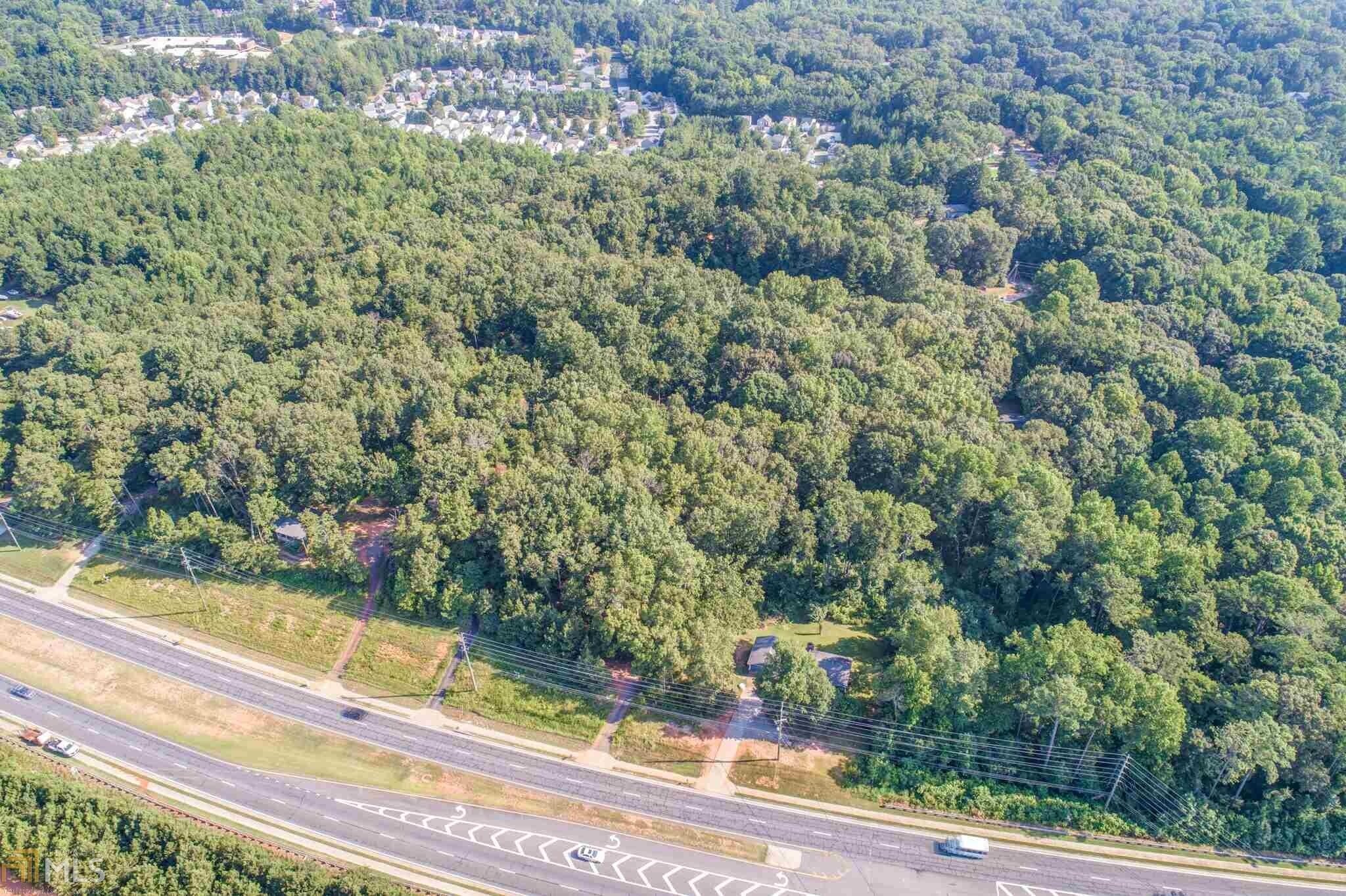 HWY 92 portefeuille de 6 propriétés à vendre sur LoopNet.ca Photo du bâtiment- Image 1 de 7