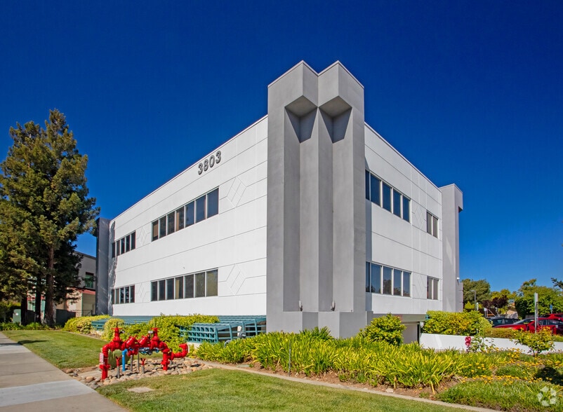 3803 S Bascom Ave, Campbell, CA à louer - Photo du bâtiment - Image 1 de 9