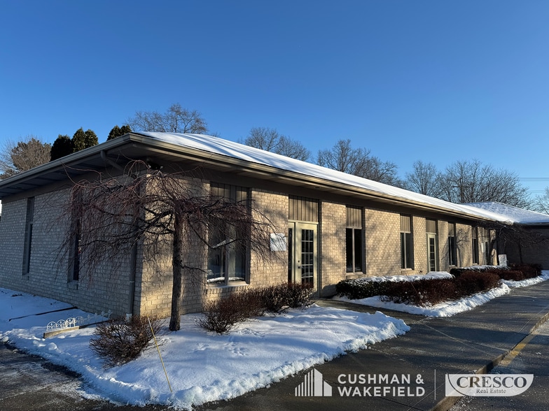 815 Crocker Rd, Westlake, OH for lease - Building Photo - Image 1 of 9
