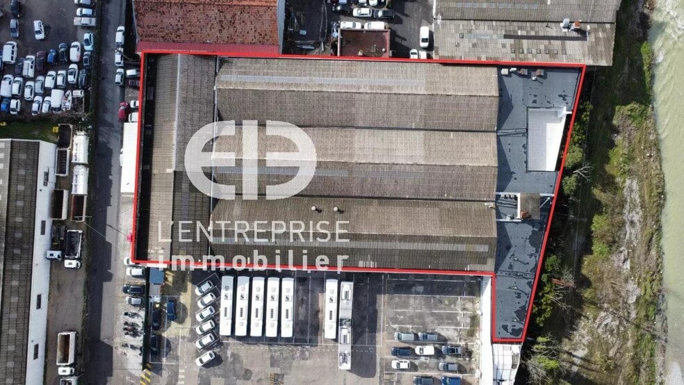 Industriel dans La Trinité à louer - Photo du bâtiment - Image 2 de 17