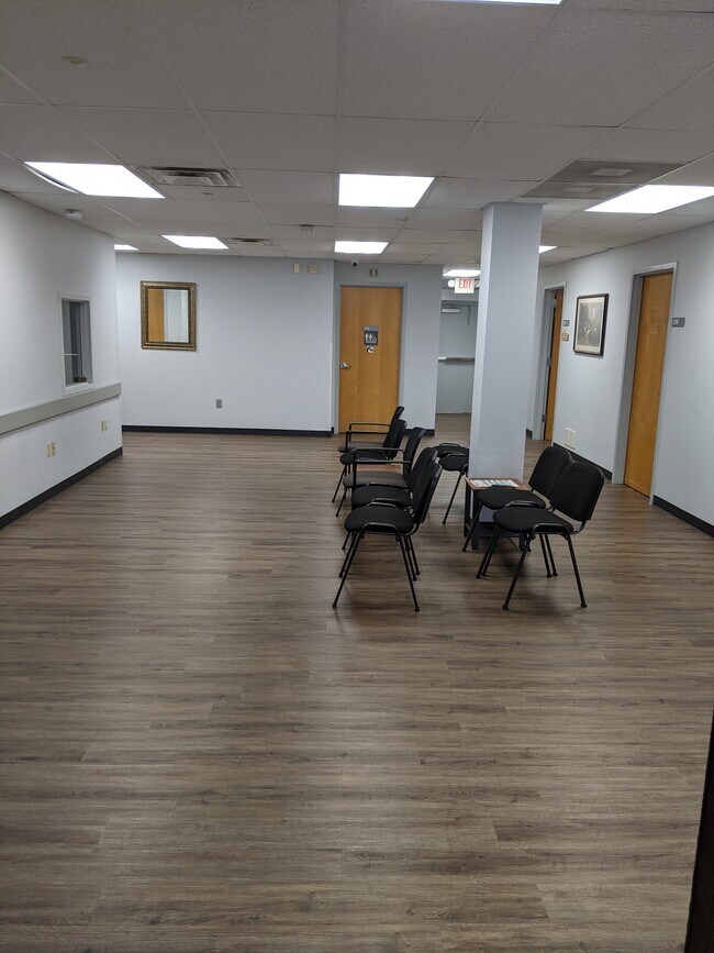 More details for 6500 W Main St, Belleville, IL - Coworking for Lease