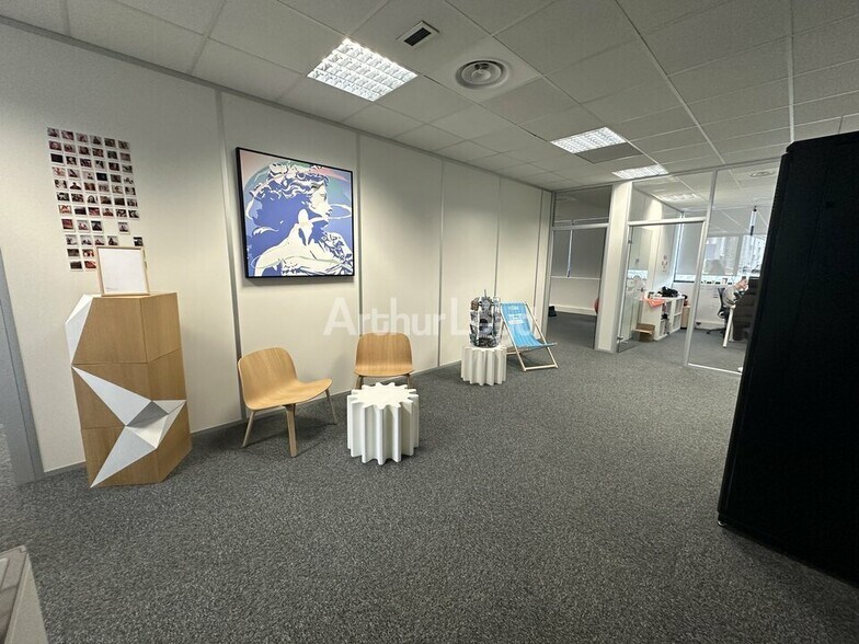 Office in Reims for lease - Interior Photo - Image 3 of 8