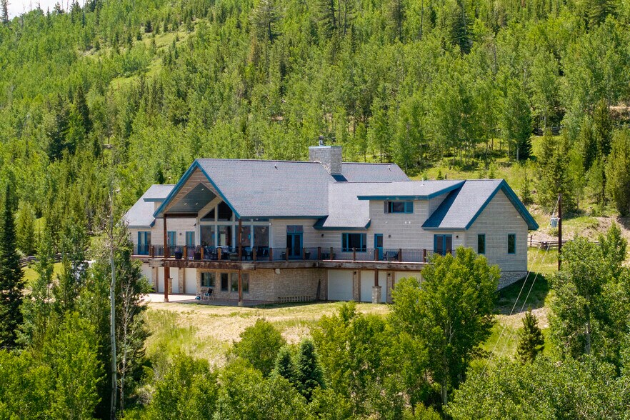 3180 GCR 56, Granby, CO à vendre - Photo principale - Image 1 de 49