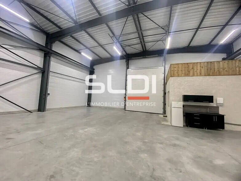 Office in Colombier-Saugnieu for lease - Interior Photo - Image 3 of 3