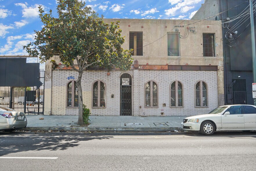 3310 S Main St, Los Angeles, CA à louer - Photo du bâtiment - Image 1 de 24