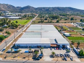 Plus de détails pour 2075 N Twin Oaks Valley Rd, San Marcos, CA - Bureau/Commerce de détail à louer