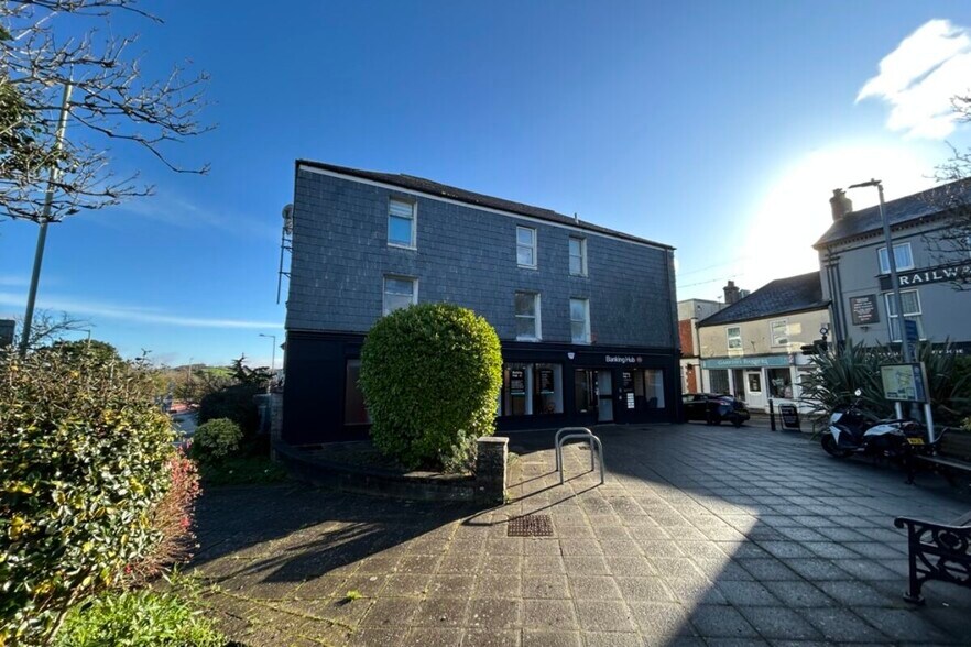 15 Lower Fore St, Saltash à vendre - Photo du bâtiment - Image 2 de 4