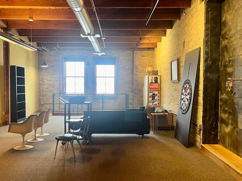 601-625 Williamson St, Madison, WI for lease - Building Photo - Image 3 of 11