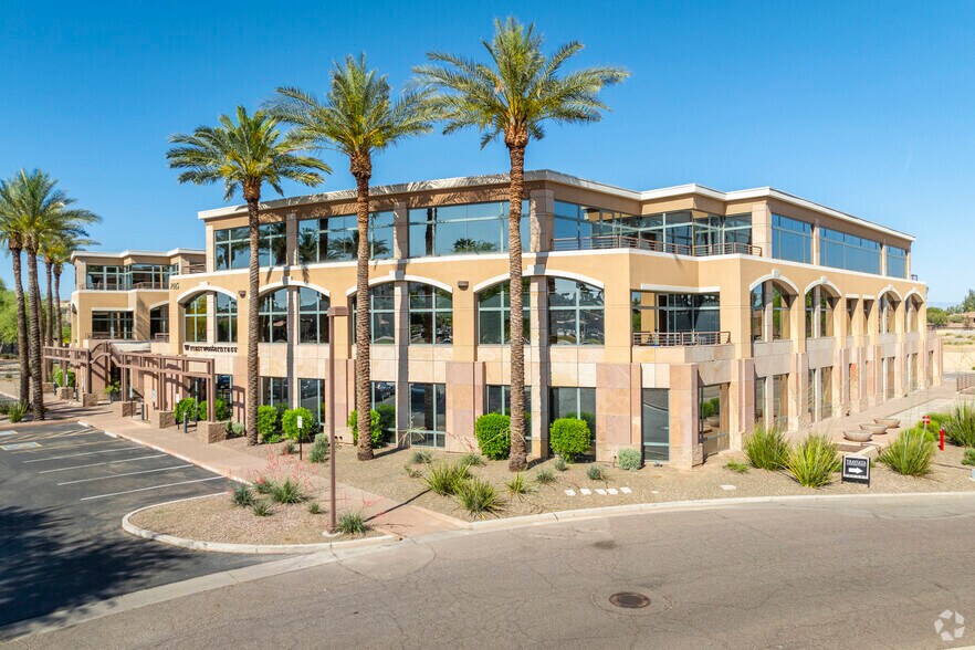 7025 N Scottsdale Rd, Scottsdale, AZ à louer - Photo du bâtiment - Image 1 de 7