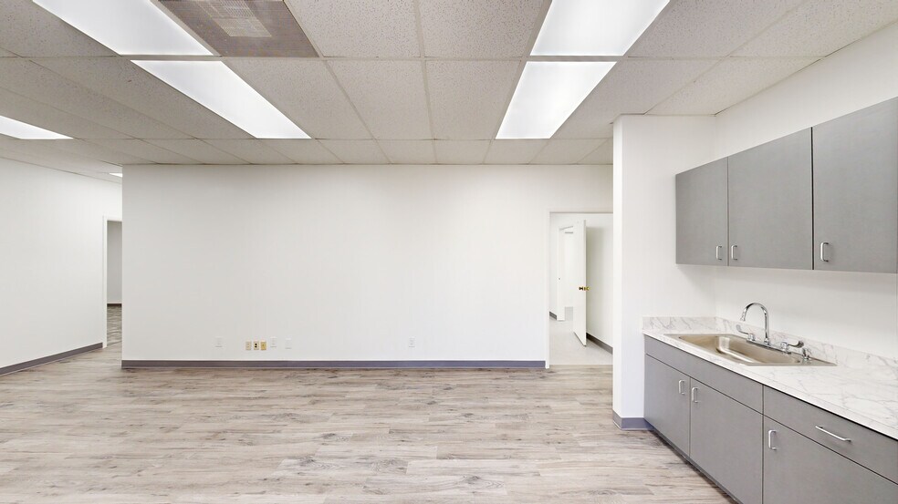 2500 Central Pky, Houston, TX à louer - Numérisation 3D de Matterport - Image 2 de 15