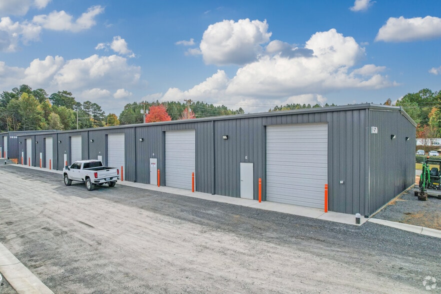 1848 Chespark Dr, Gastonia, NC for lease - Primary Photo - Image 1 of 81