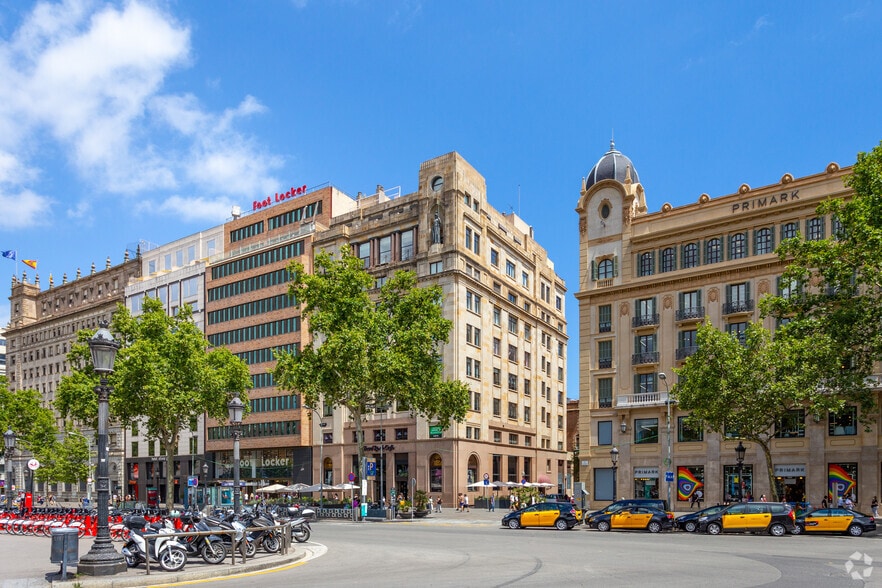 Plaça De Catalunya, 21-22, Barcelona, Barcelona for lease - Building Photo - Image 2 of 3