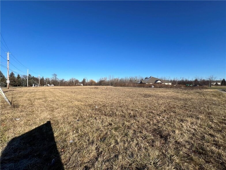 1150 N Greece Rd, Rochester, NY à vendre - Autre - Image 3 de 6