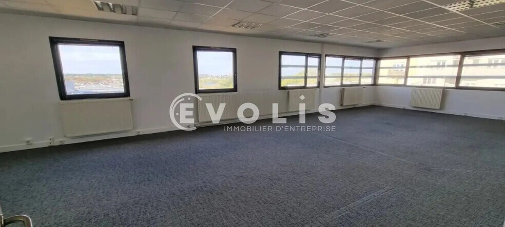 Bureau dans Torcy à louer - Photo intérieure - Image 3 de 8