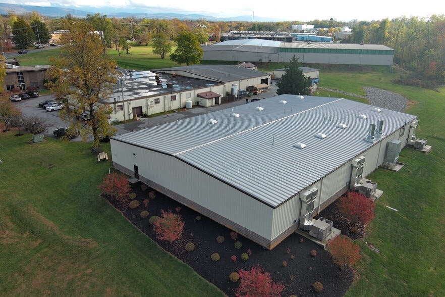 861 Commonwealth Ave, Hagerstown, MD for sale - Building Photo - Image 3 of 4