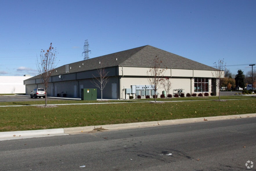 5351-5365 Alpine Ave NW, Comstock Park, MI for lease - Building Photo - Image 3 of 6