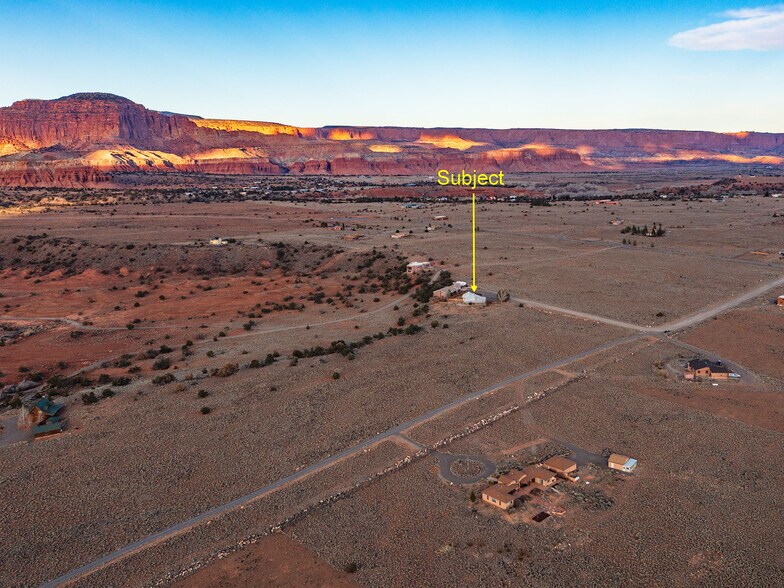 397 N Wendy St, Torrey, UT à vendre - Photo du bâtiment - Image 1 de 52