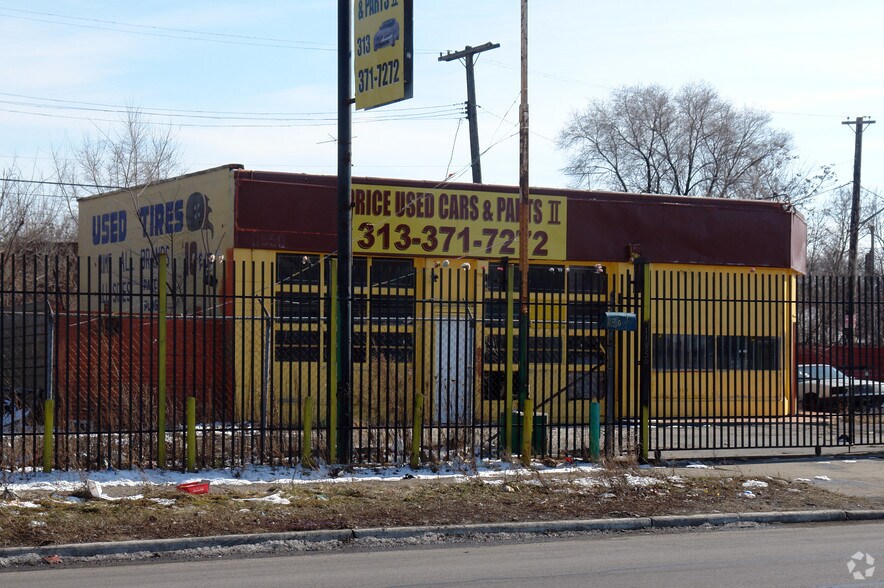 11820 Gratiot Ave, Detroit, MI à vendre - Photo du bâtiment - Image 2 de 7